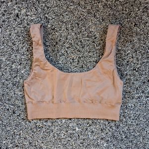 SKIMS Tan Sports Bra
